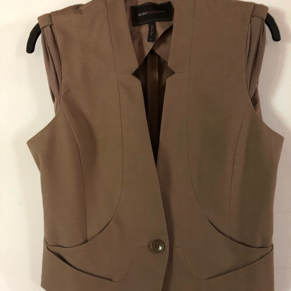 BGBGMaxAzria Anya vest